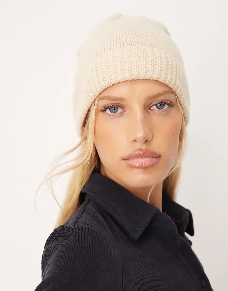 Вязаная шапочка Accessorize Soho белого цвета
Вязаная шапочка Accessorize Soho белого цвета