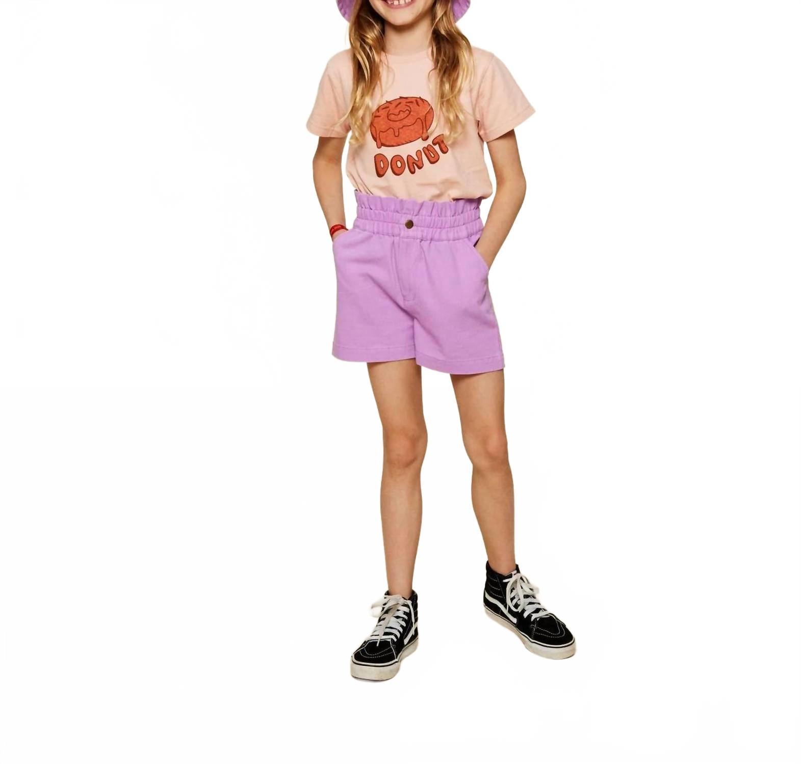 Шорты из твила в африканском фиолетовом A Monday in Copenhagen
Шорты из твила в африканском фиолетовом A Monday in Copenhagen