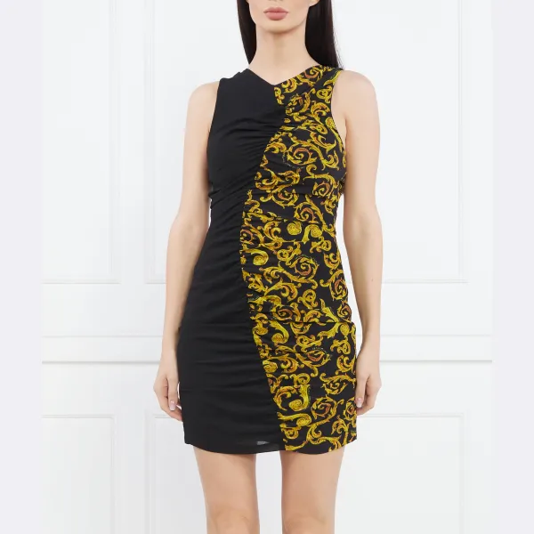 Платьевая одежда Versace, черный
Платьевая одежда Versace, черный