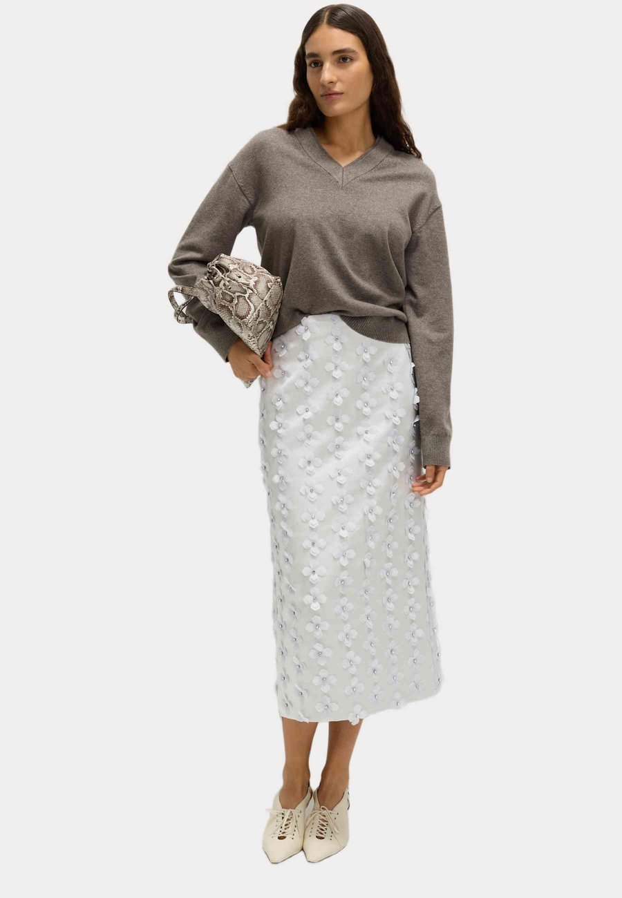 Юбка Marks & Spencer FLORAL EMBELLISHED MIDI, Silver/Silver-Coloured
Юбка Marks & Spencer FLORAL EMBELLISHED MIDI, Silver/Silver-Coloured