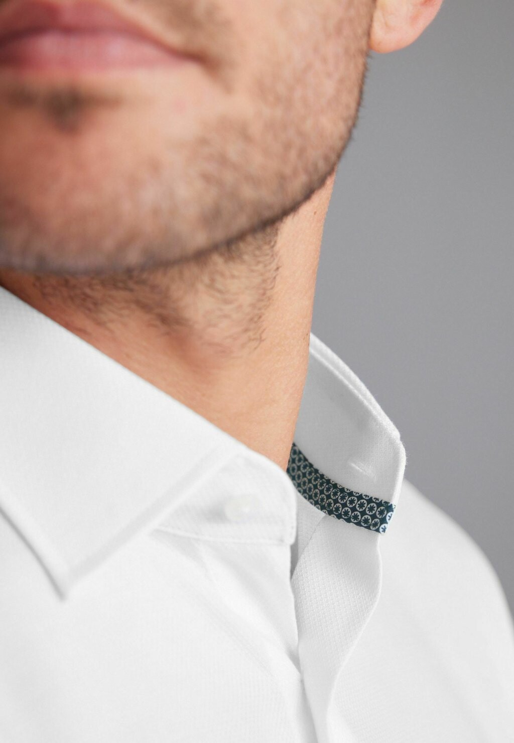 Рубашка Signature Textured With Trim Detail Regular Fit Double Cuf Next, белая 
Рубашка Signature Textured With Trim Detail Regular Fit Double Cuf Next, белая