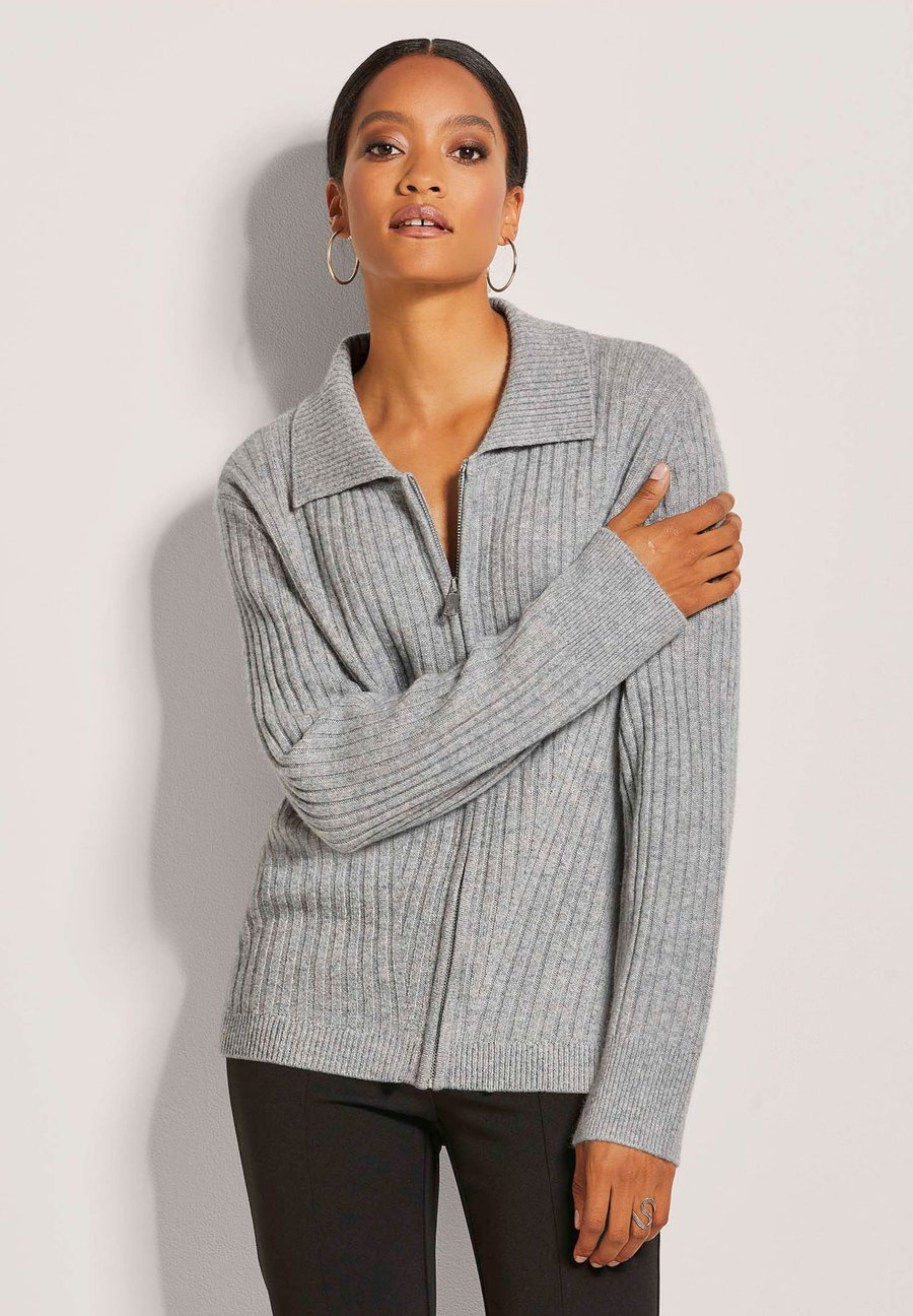 Кардиган MADELEINE Cardigan, Stone Gray Melange Wool White/Stone
Кардиган MADELEINE Cardigan, Stone Gray Melange Wool White/Stone