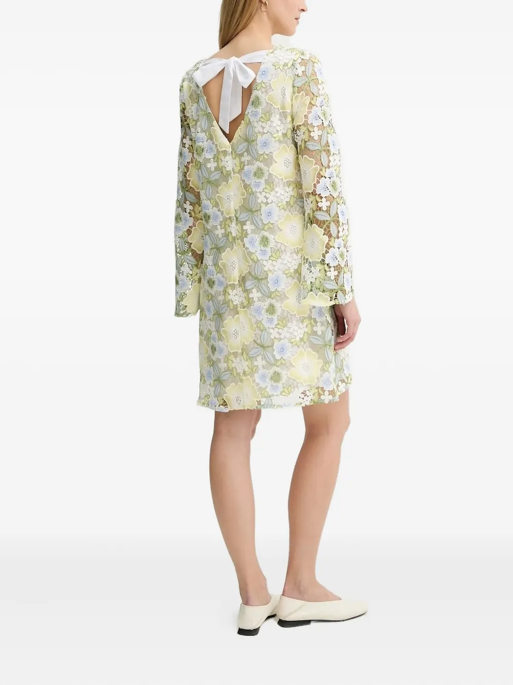 Платье с цветочной вышивкой и рукавами-колокольчиками Bruuns Bazaar, зеленый
Платье с цветочной вышивкой и рукавами-колокольчиками Bruuns Bazaar, зеленый