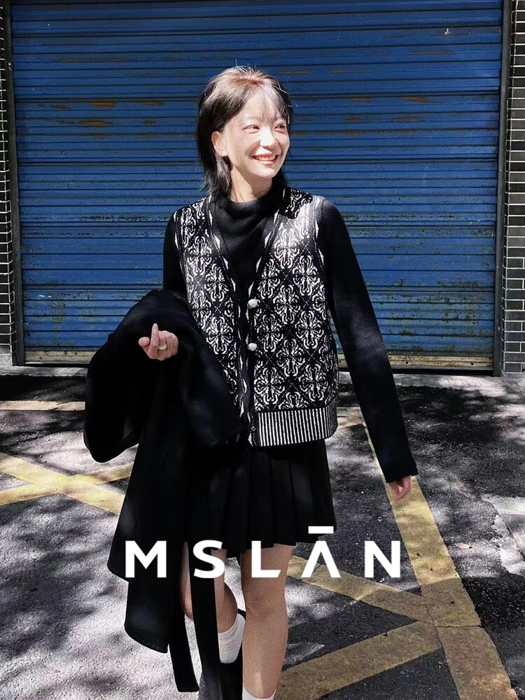 Жилет вязаный Mslan зимний классический, черно-белый, Черный, Жилет вязаный Mslan зимний классический, черно-белый
Жилет вязаный Mslan зимний классический, черно-белый, Черный, Жилет вязаный Mslan зимний классический, черно-белый