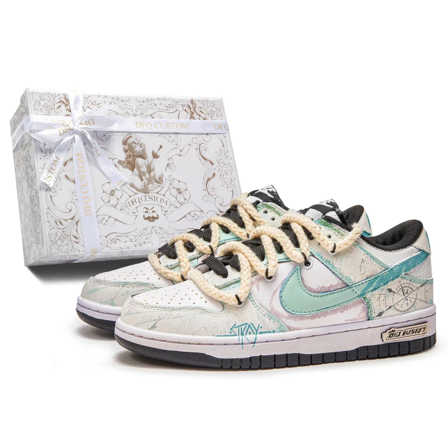 Детские скейтерские кроссовки Dunk Grade School Nike, белый
Детские скейтерские кроссовки Dunk Grade School Nike, белый