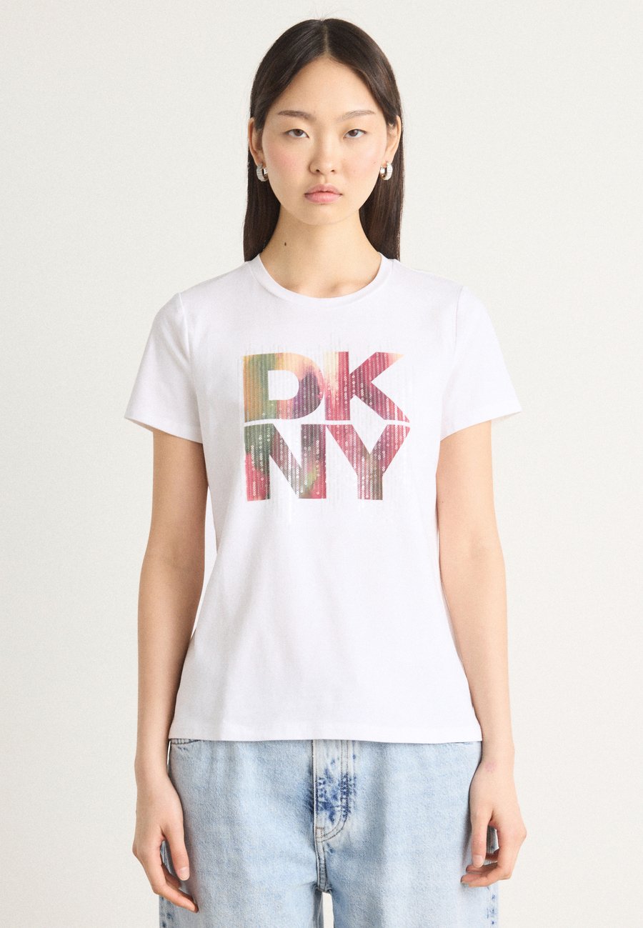 Футболка DKNY PRINTED STACK LOGO, White
Футболка DKNY PRINTED STACK LOGO, White
