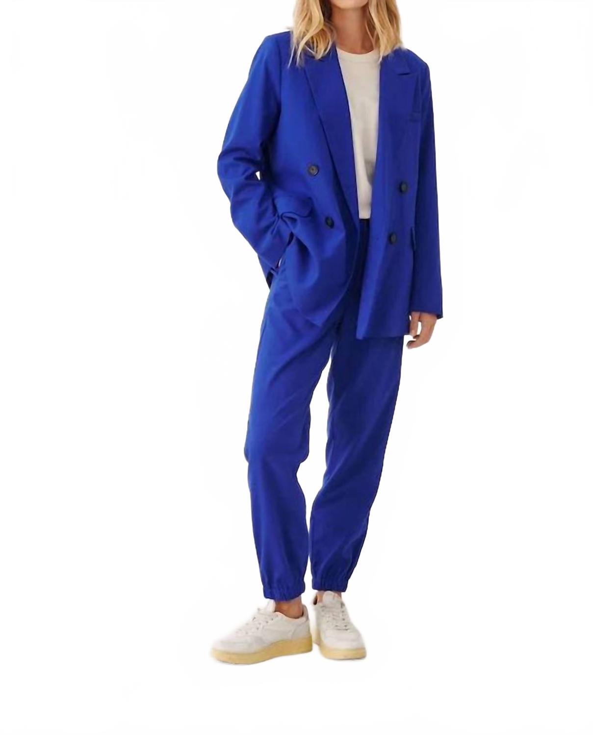 Соняс Двубортный Блейзер в синем цвете Part Two
Соняс Двубортный Блейзер в синем цвете Part Two