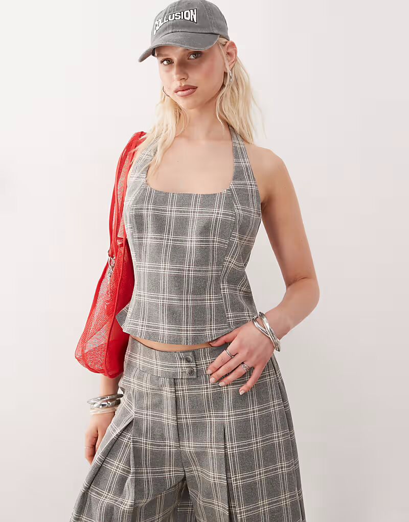 COLLUSION сшитый на заказ топ в клетку с бретельками через шею в нескольких цветах 
COLLUSION сшитый на заказ топ в клетку с бретельками через шею в нескольких цветах