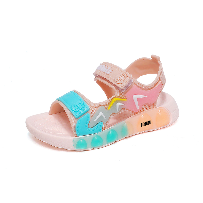 Детские баскетбольные кроссовки для детей FCMM, розовый
Детские баскетбольные кроссовки для детей FCMM, розовый