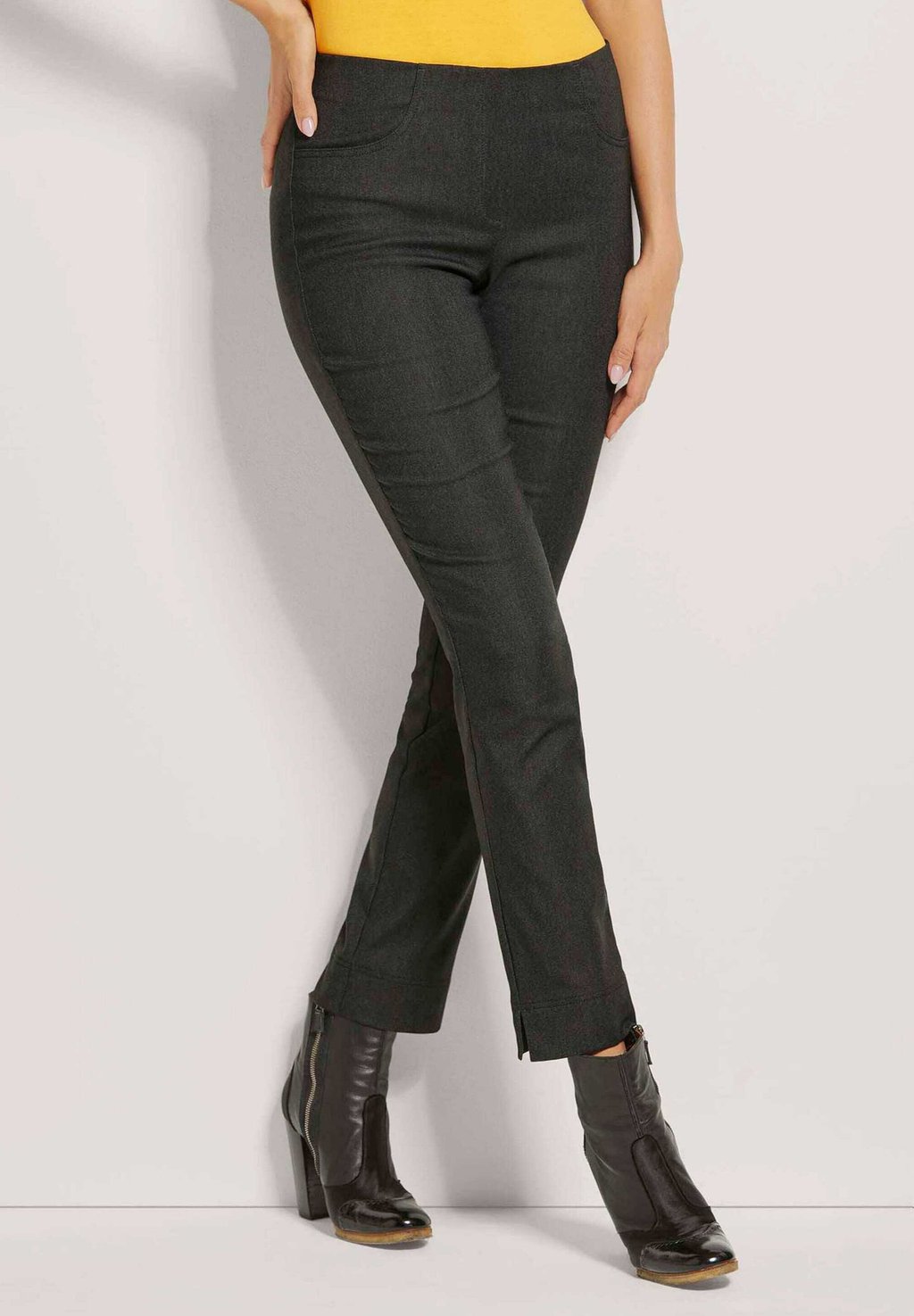 Брюки MADELEINE, антрацит
Брюки MADELEINE, антрацит