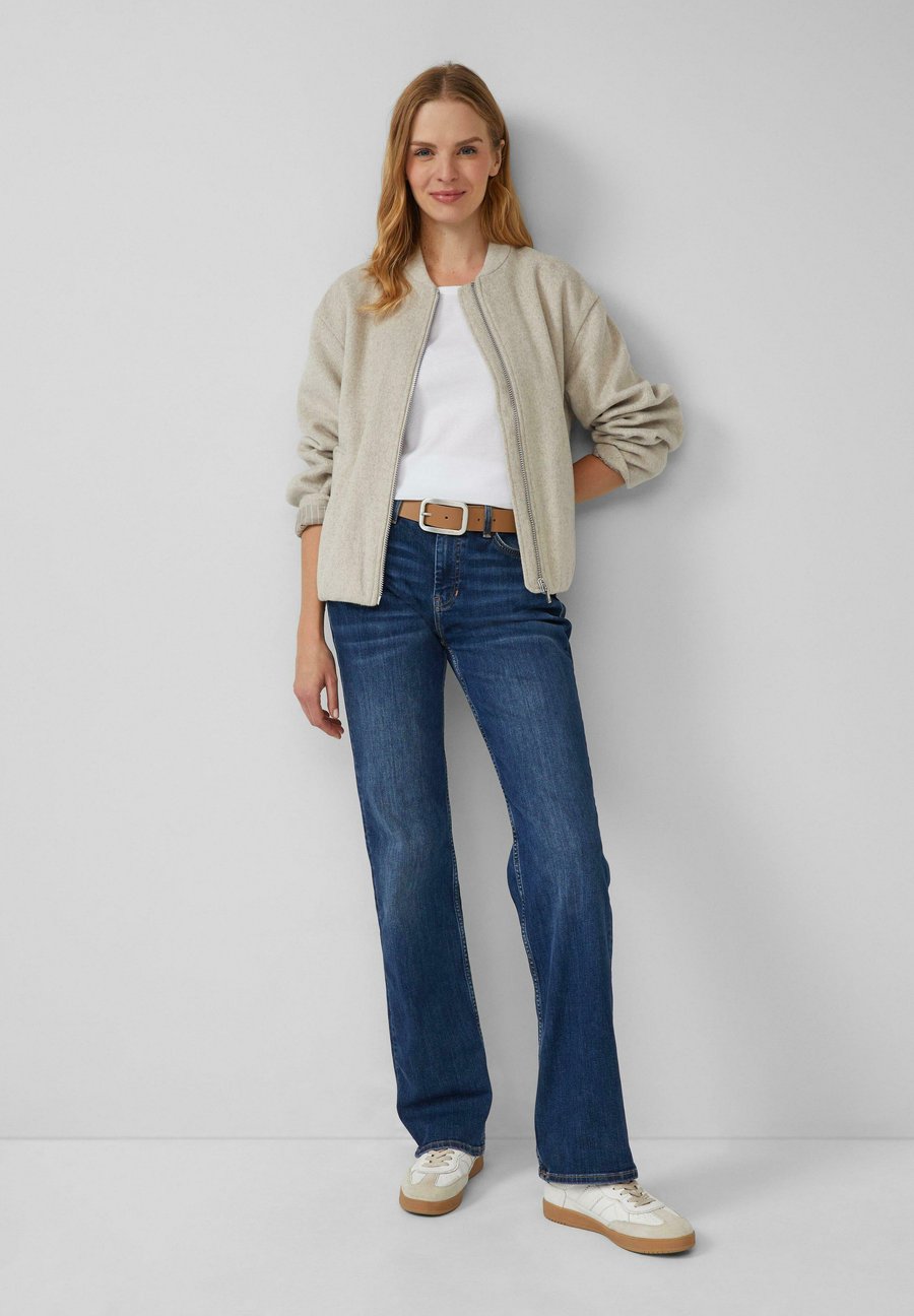 Ремень s.Oliver MIT QUADRATISCHER SCHNALLE, Sandstein/Beige
Ремень s.Oliver MIT QUADRATISCHER SCHNALLE, Sandstein/Beige