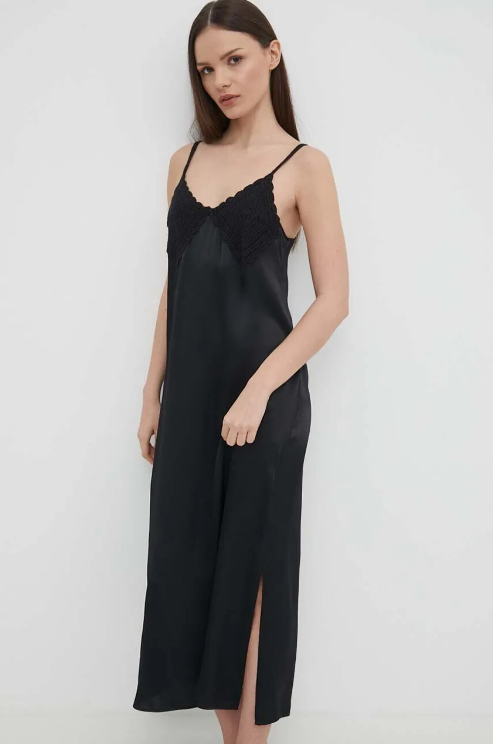 Платье-комбинация миди в технике кроше Sisley, черный 
Платье-комбинация миди в технике кроше Sisley, черный