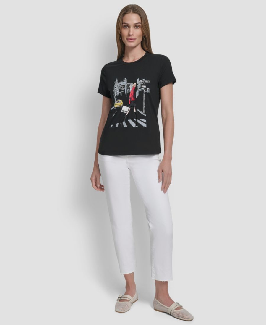 Женская футболка с коротким рукавом и надписью "Разговорная" DKNY, Black
Женская футболка с коротким рукавом и надписью "Разговорная" DKNY, Black