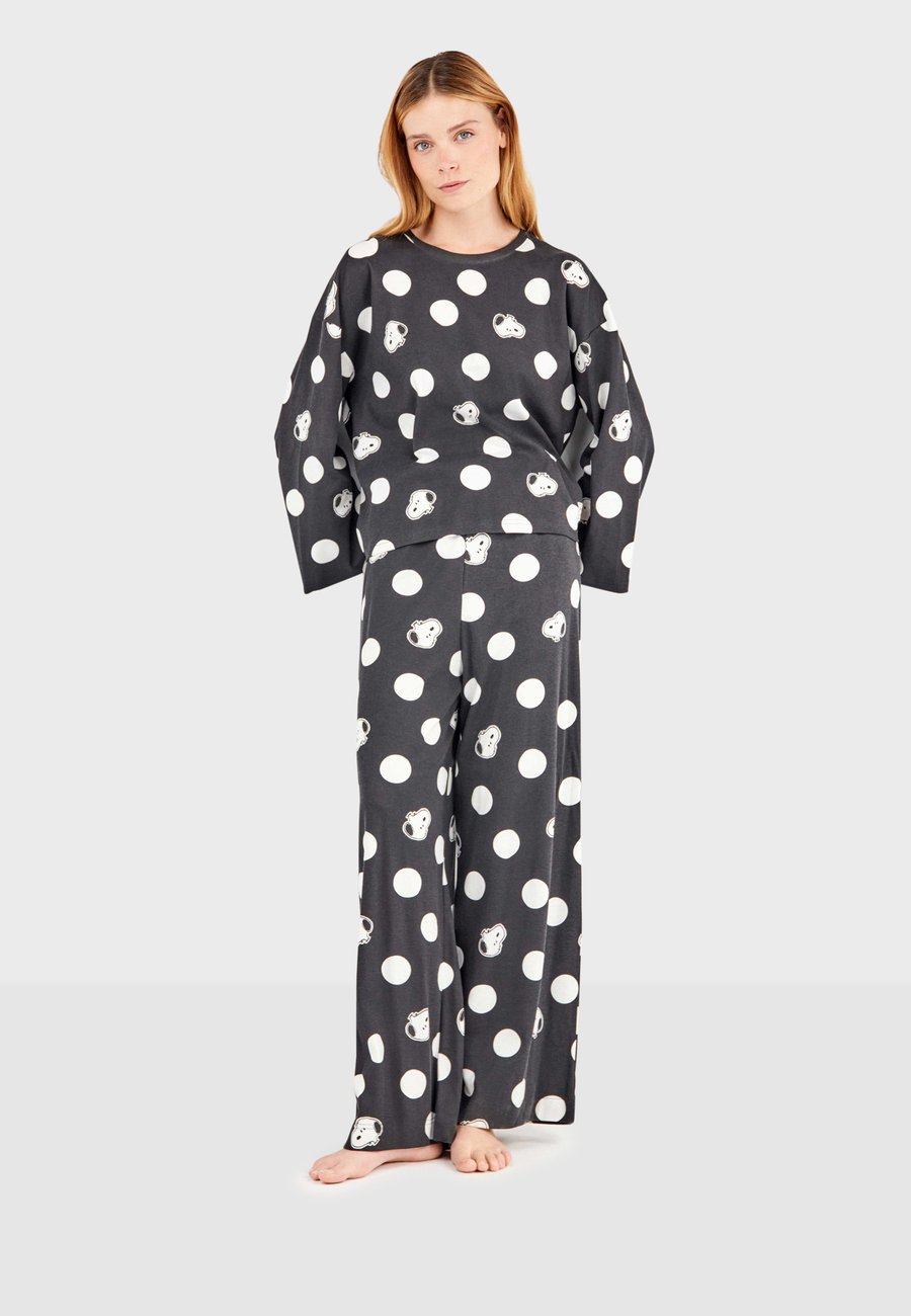 Пижамный комплект Gisela Pyjama set, Black
Пижамный комплект Gisela Pyjama set, Black