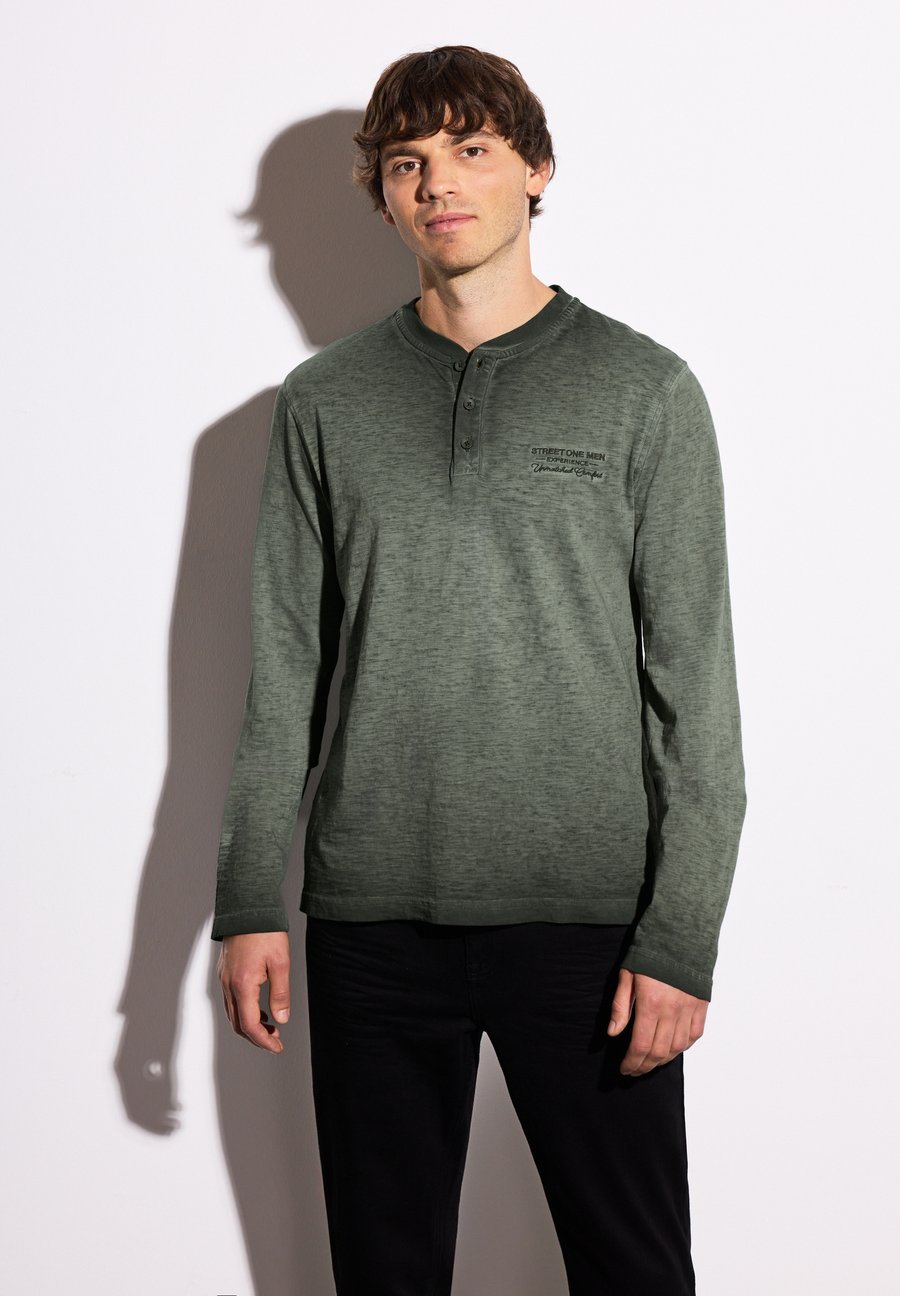 Топ Street One MEN HENLEY LANGARM, Grün/Mottled Dark Green
Топ Street One MEN HENLEY LANGARM, Grün/Mottled Dark Green