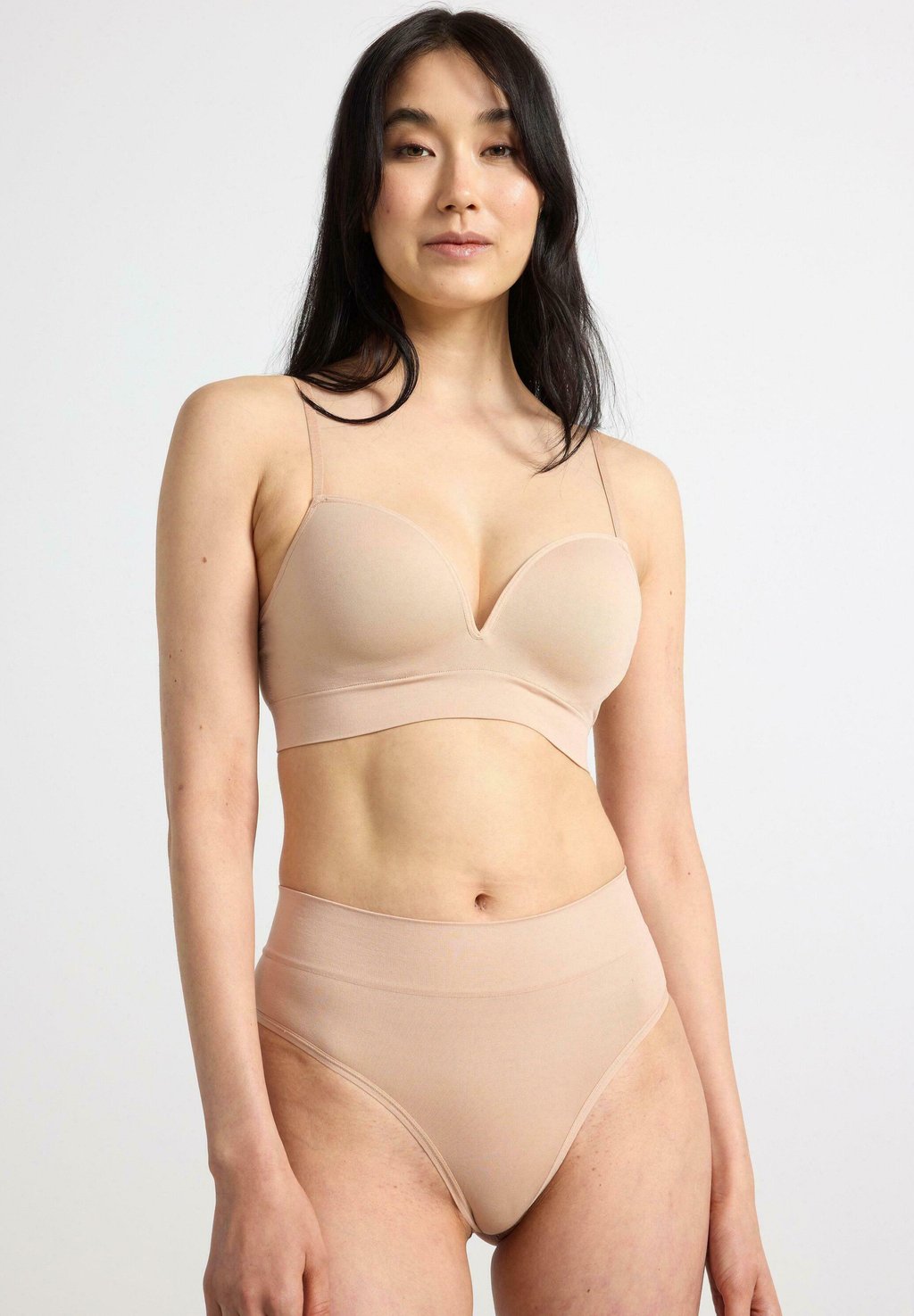 Бюстгальтер пуш-ап SEAMLESS Lindex, бежевый
Бюстгальтер пуш-ап SEAMLESS Lindex, бежевый