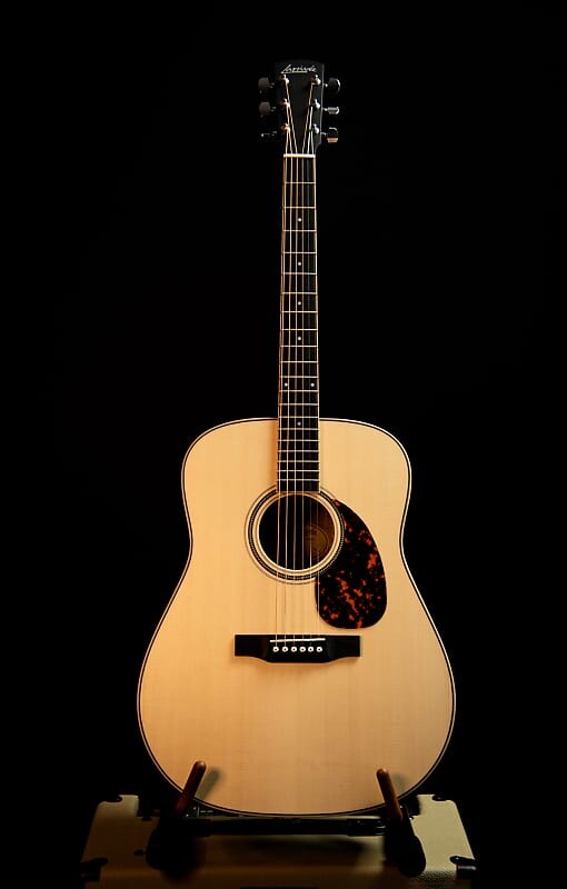 Акустическая гитара Larrivée D-03 Moon Spruce & Bhilwara 
Акустическая гитара Larrivée D-03 Moon Spruce & Bhilwara