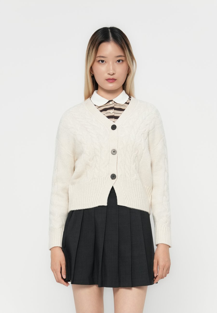 Кардиган ONLY ONLRIO LIFE CABLE CARDIGAN , Whitecap Gray/Grey
Кардиган ONLY ONLRIO LIFE CABLE CARDIGAN , Whitecap Gray/Grey