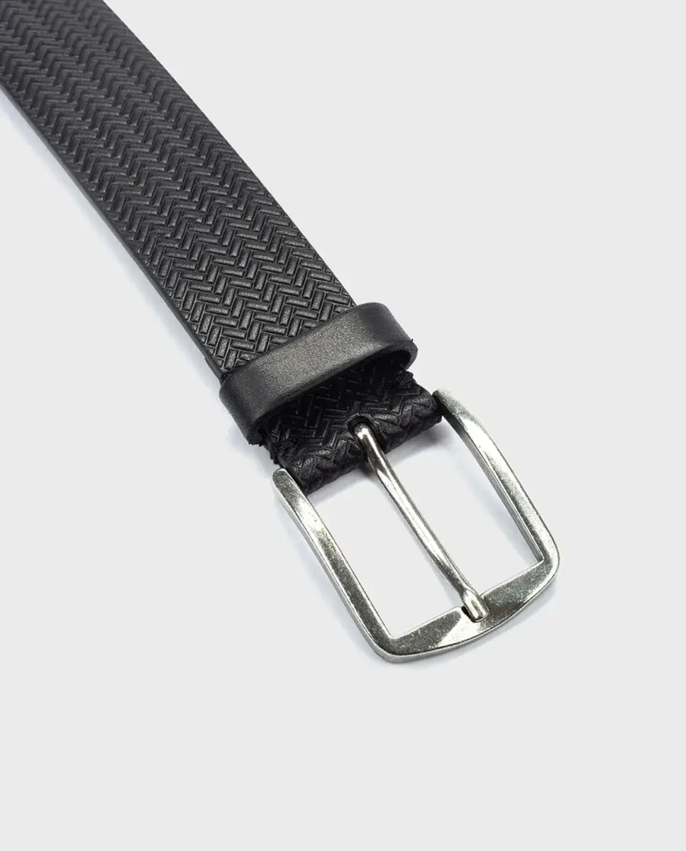 Мужской кожаный ремень с узором «елочка» Pikolinos, черный
Мужской кожаный ремень с узором «елочка» Pikolinos, черный