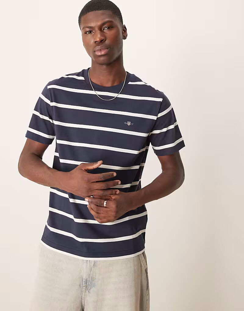 Футболка с полосками и логотипом GANT в темно-синем цвете
Футболка с полосками и логотипом GANT в темно-синем цвете