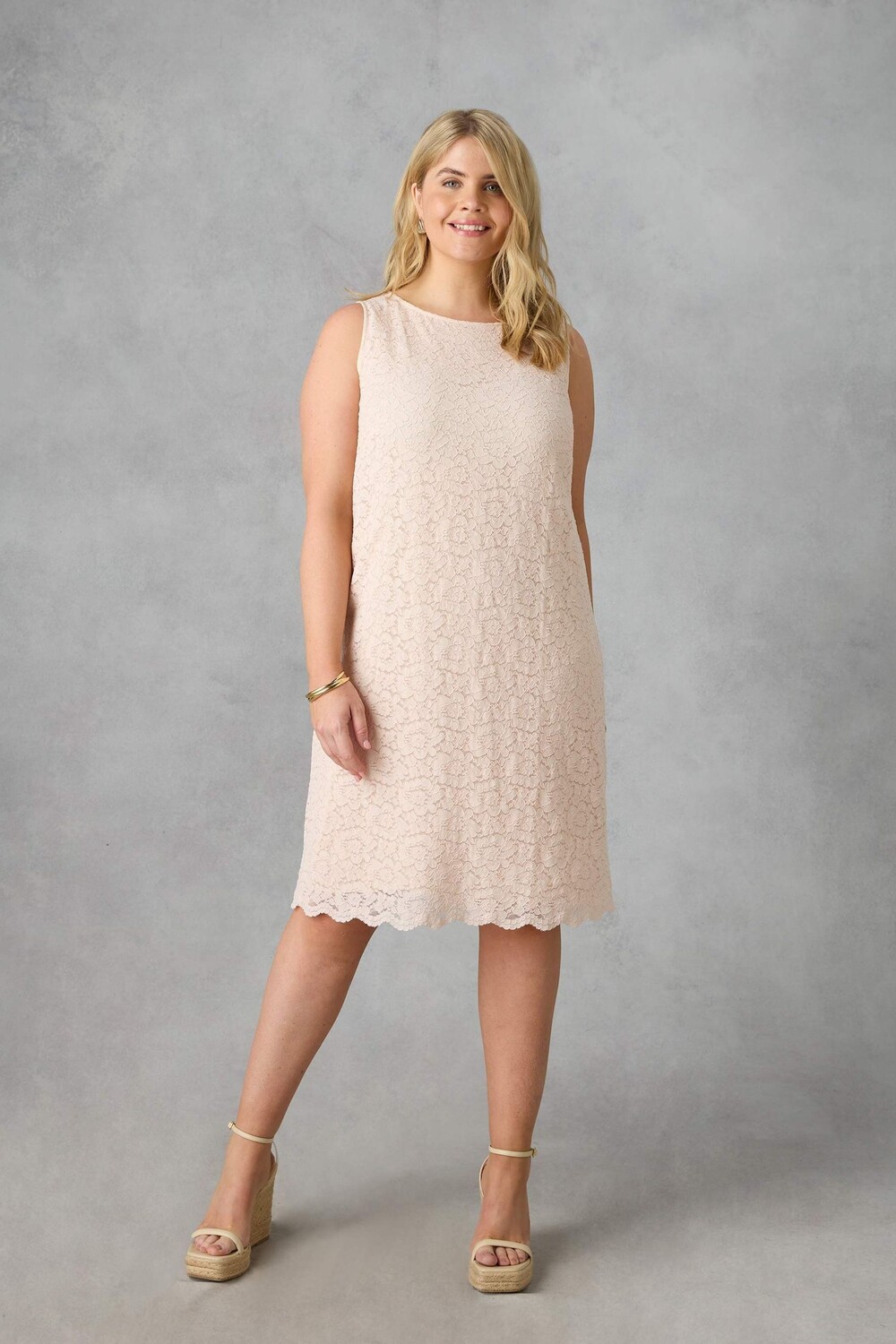 Платье футляр с кружевом Curve Live Unlimited, розовый
Платье футляр с кружевом Curve Live Unlimited, розовый