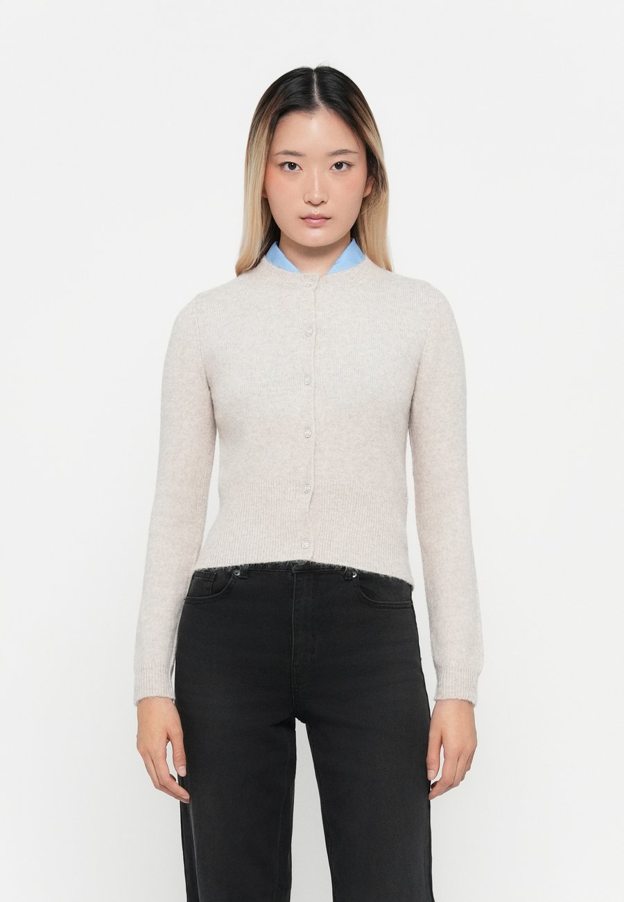 Кардиган ONLY ONLHAVANNA BUTTON, Pumice Stone /Grey
Кардиган ONLY ONLHAVANNA BUTTON, Pumice Stone /Grey