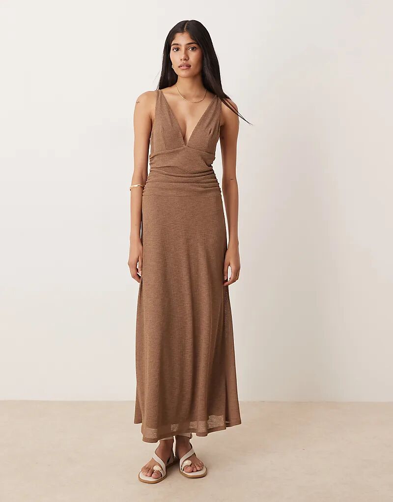 Платье макси ASOS DESIGN с сетчатым ребристой отделкой и глубоким декольте, присборенной талией цвета мокко
Платье макси ASOS DESIGN с сетчатым ребристой отделкой и глубоким декольте, присборенной талией цвета мокко