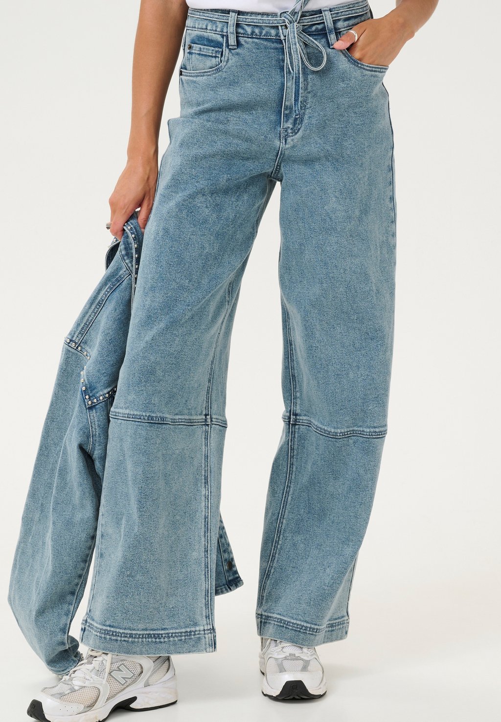 Джинсы свободного кроя DORIANA WIDE Kaffe, деним
Джинсы свободного кроя DORIANA WIDE Kaffe, деним