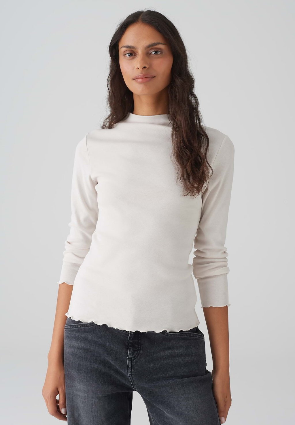 Топ с длинными рукавами SONINCHEN Opus, белый
Топ с длинными рукавами SONINCHEN Opus, белый