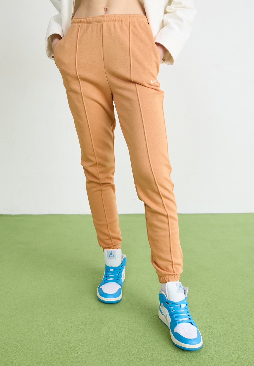 Спортивные брюки Nike Sportswear, оранжевый
Спортивные брюки Nike Sportswear, оранжевый