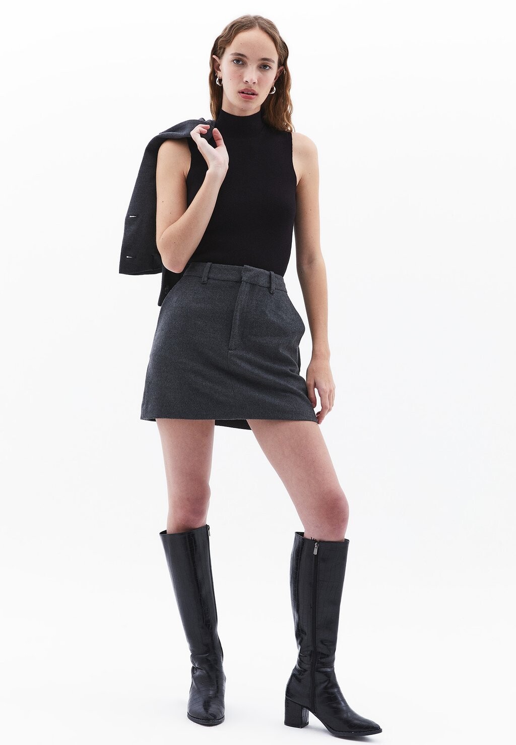 Топ MIT ROLLKRAGEN OXXO, черный
Топ MIT ROLLKRAGEN OXXO, черный