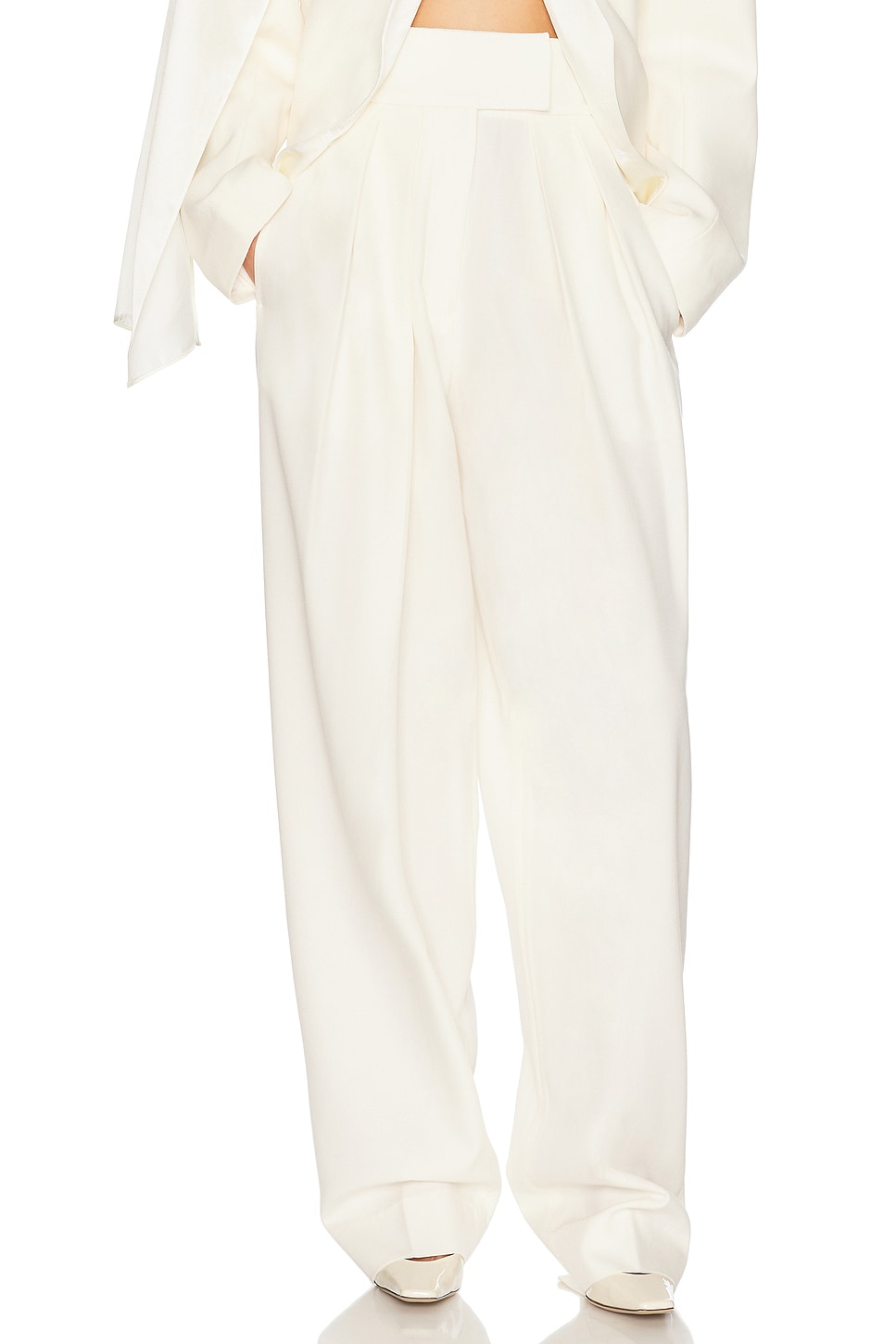 Высокая шерстяная плиссированная брючная пара Helsa, Cream
Высокая шерстяная плиссированная брючная пара Helsa, Cream