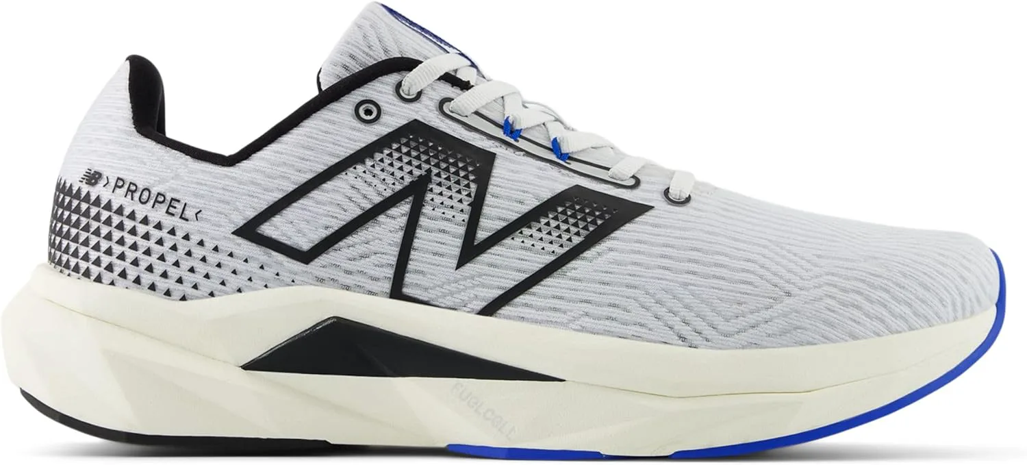 Мужские кроссовки New Balance FuelCell Propel V5, серый
Мужские кроссовки New Balance FuelCell Propel V5, серый