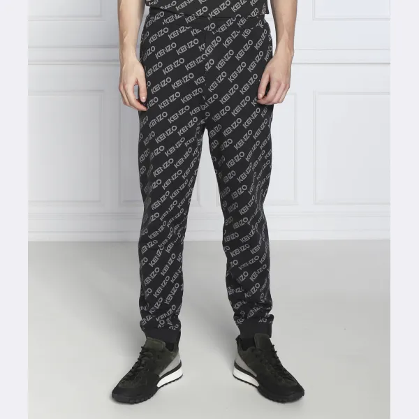 Спортивные брюки классического кроя с монограммой Kenzo, черный
Спортивные брюки классического кроя с монограммой Kenzo, черный