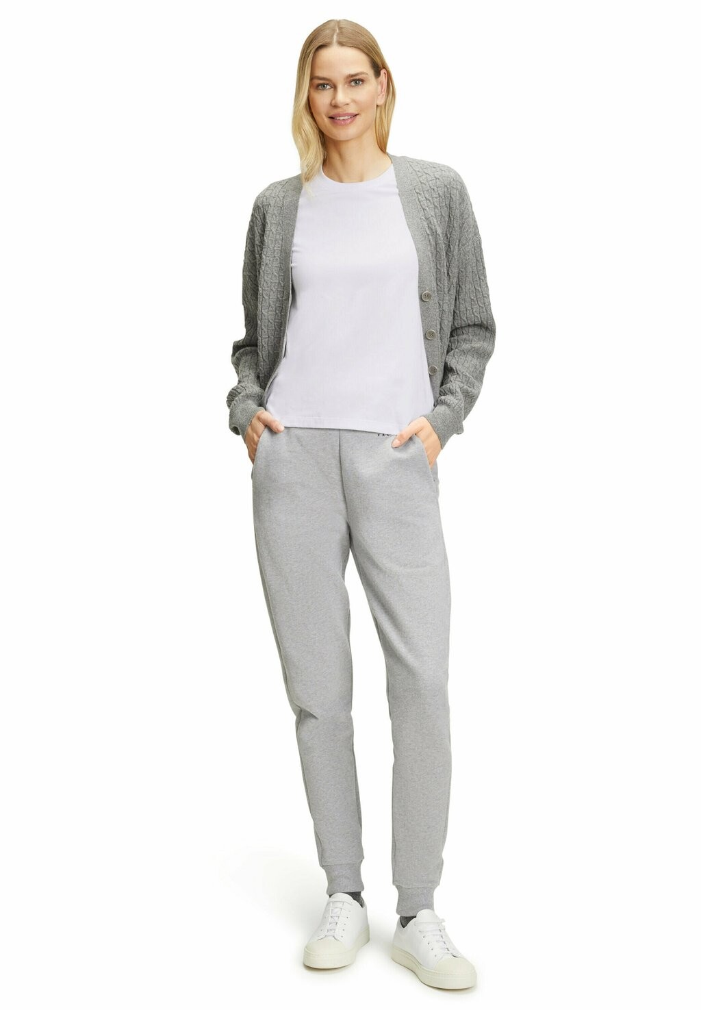 Базовая футболка FALKE, белая, Белый, Базовая футболка FALKE, белая
Базовая футболка FALKE, белая, Белый, Базовая футболка FALKE, белая