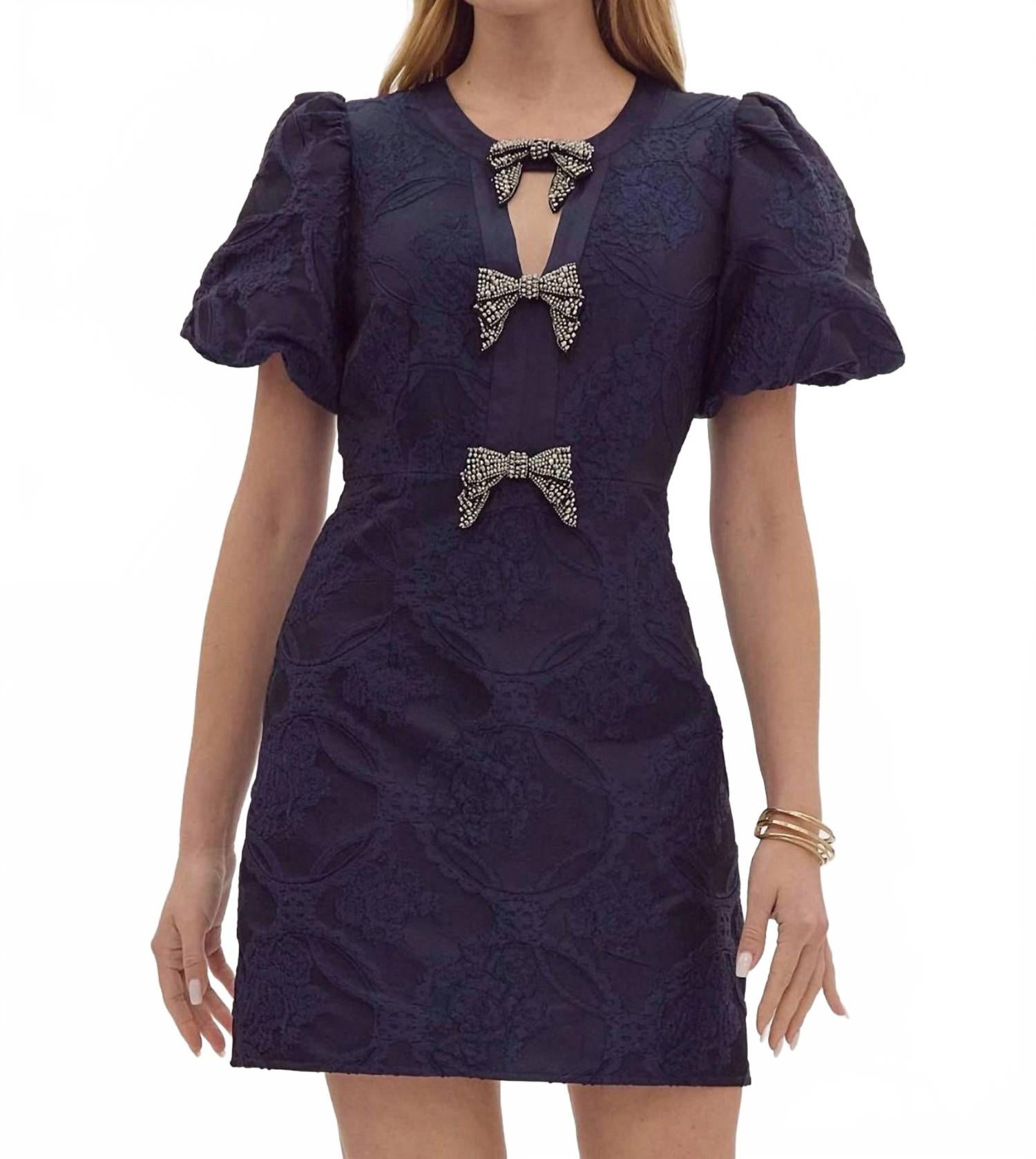 Платье Jackie в темно-синем цвете Entro
Платье Jackie в темно-синем цвете Entro