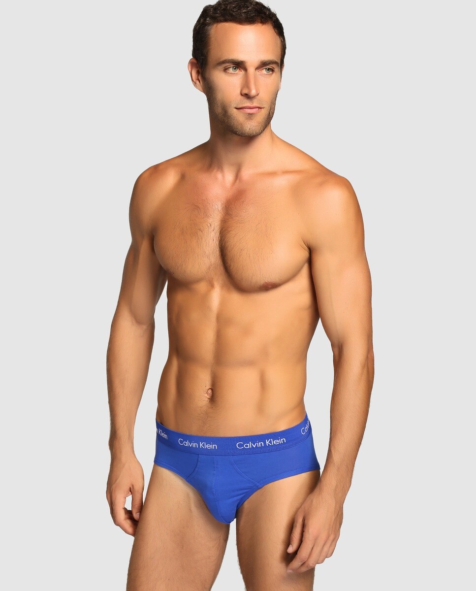 Набор из трех мужских трусов Calvin Klein разных цветов Calvin Klein, мультиколор
Набор из трех мужских трусов Calvin Klein разных цветов Calvin Klein, мультиколор
