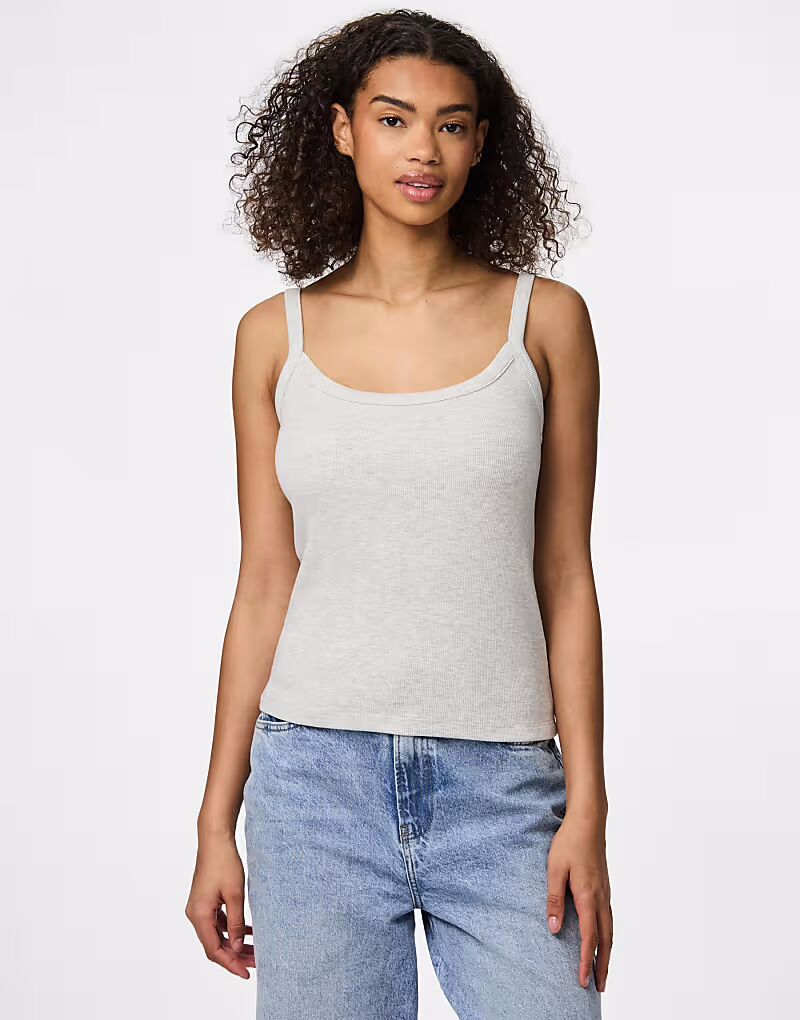 Pieces - Майка в пестром светло-сером цвете
Pieces - Майка в пестром светло-сером цвете