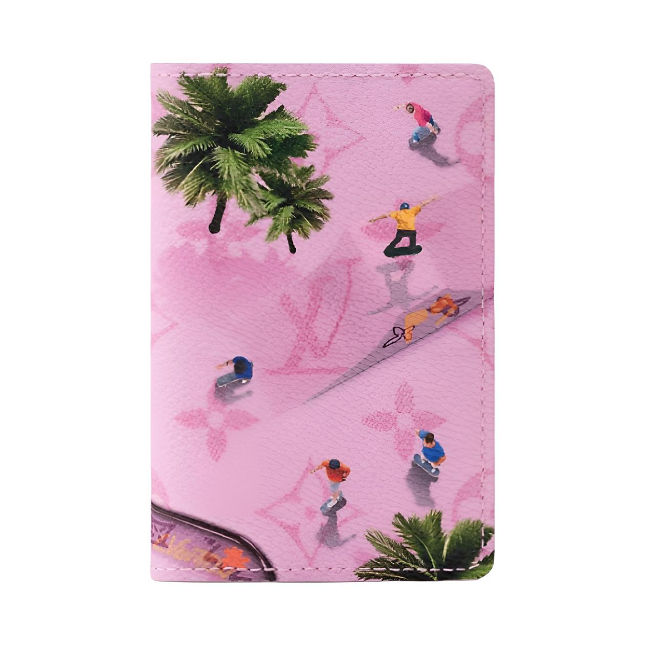 LOUIS VUITTON Картхолдер женский розовый с принтом
LOUIS VUITTON Картхолдер женский розовый с принтом