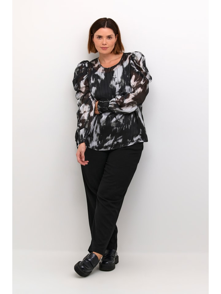 Блузка KAFFE curve, цвет black/grey blurry graphics
Блузка KAFFE curve, цвет black/grey blurry graphics