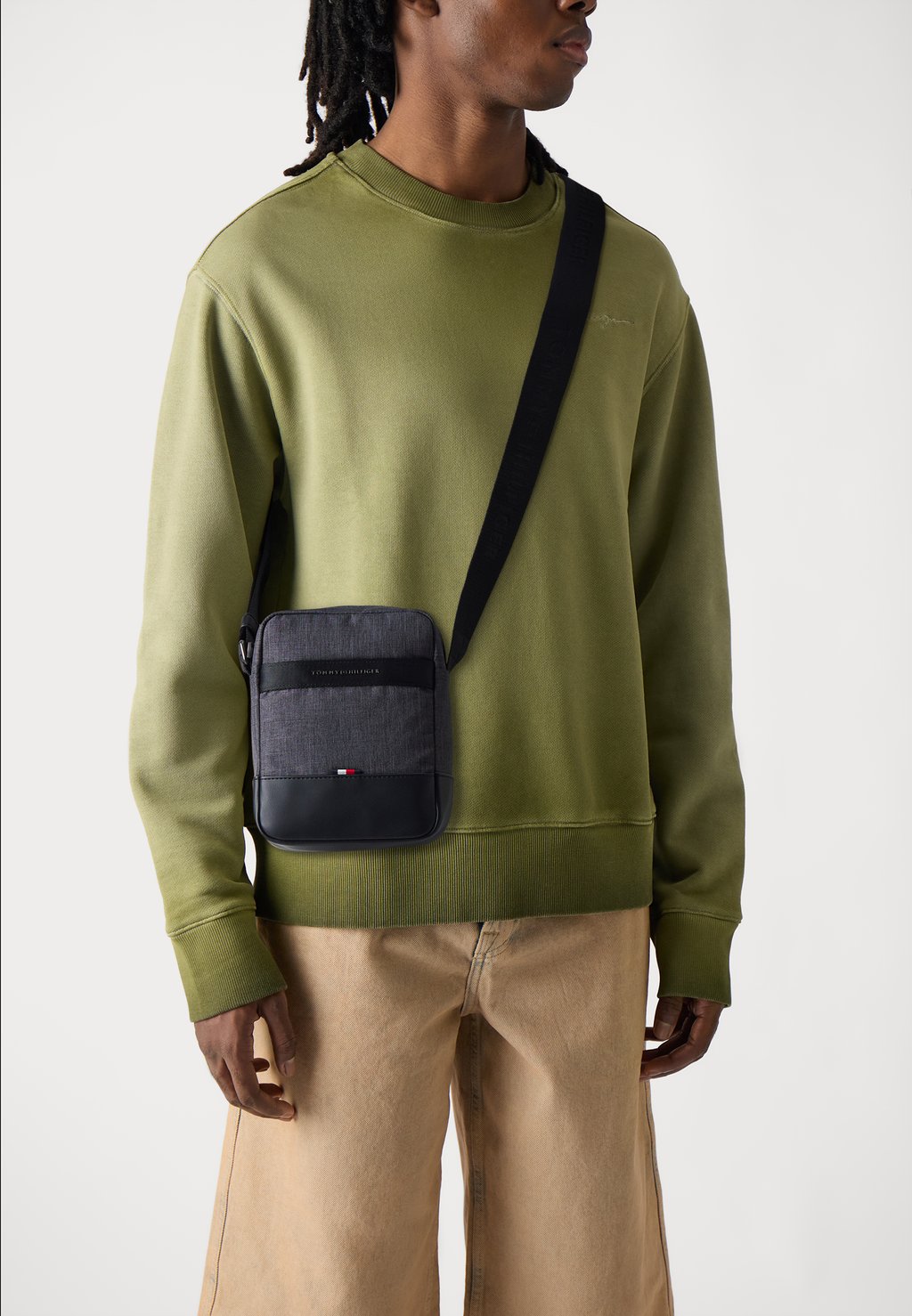 Сумка через плечо MELANGE MINI REPORTER - Across body bag Tommy Hilfiger, черный
Сумка через плечо MELANGE MINI REPORTER - Across body bag Tommy Hilfiger, черный