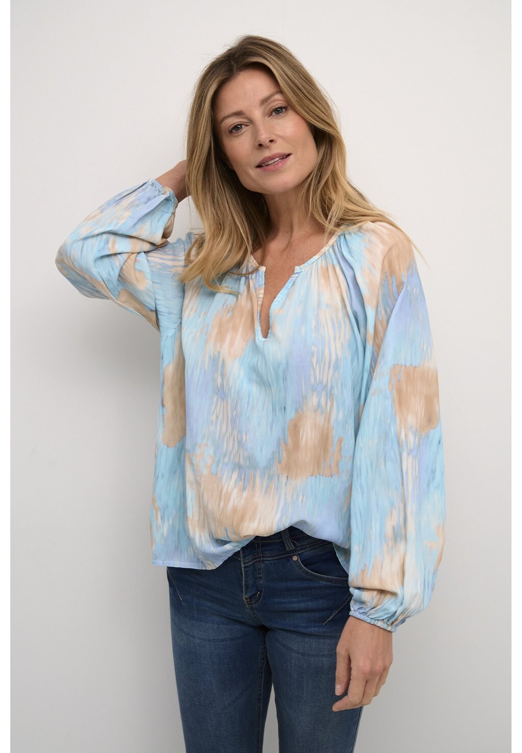 Блузка CASSIA Cream, цвет blue watercolor
Блузка CASSIA Cream, цвет blue watercolor