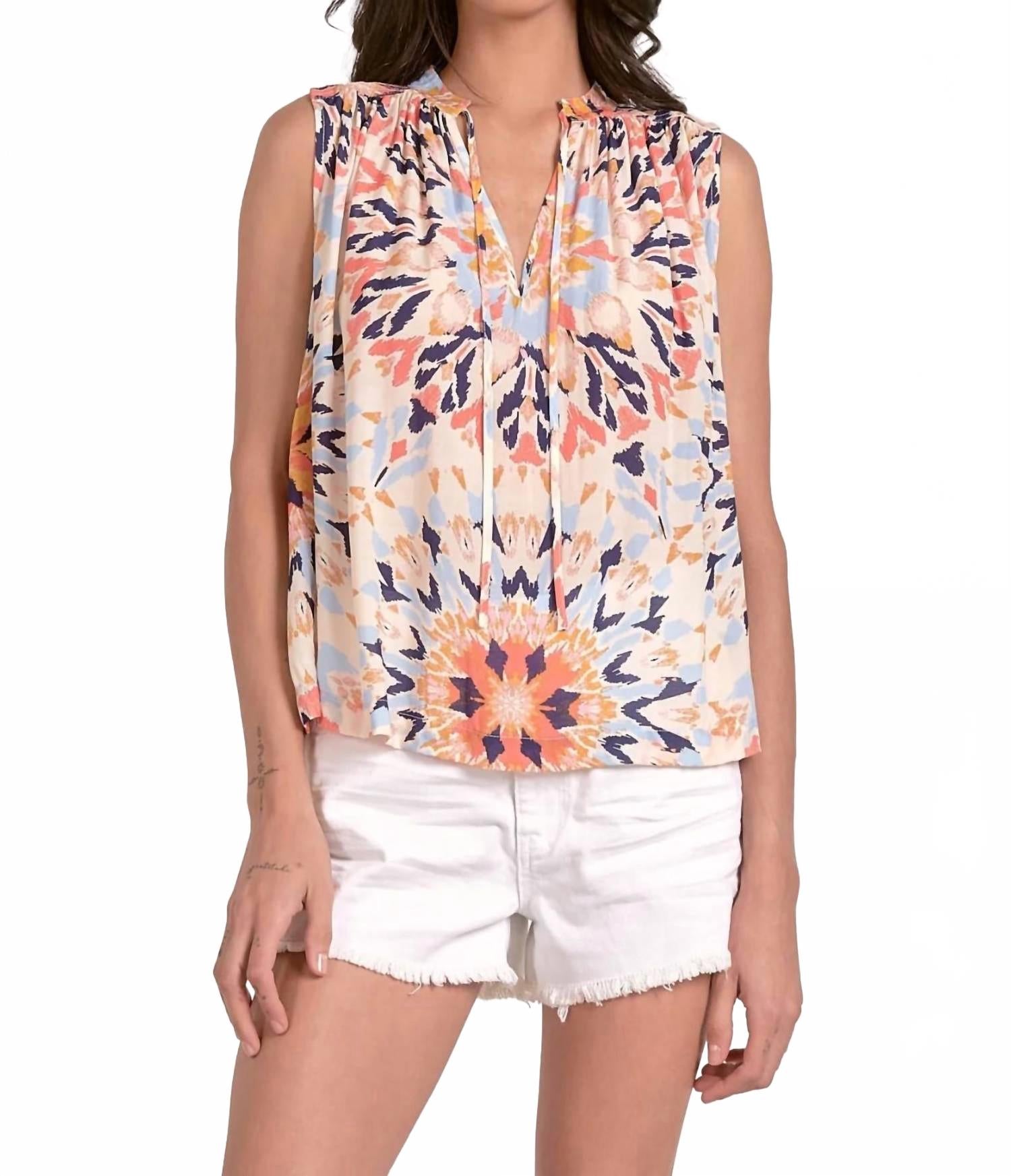 ELAN Топ Kiki в коллекции Multi Kaleidos
ELAN Топ Kiki в коллекции Multi Kaleidos