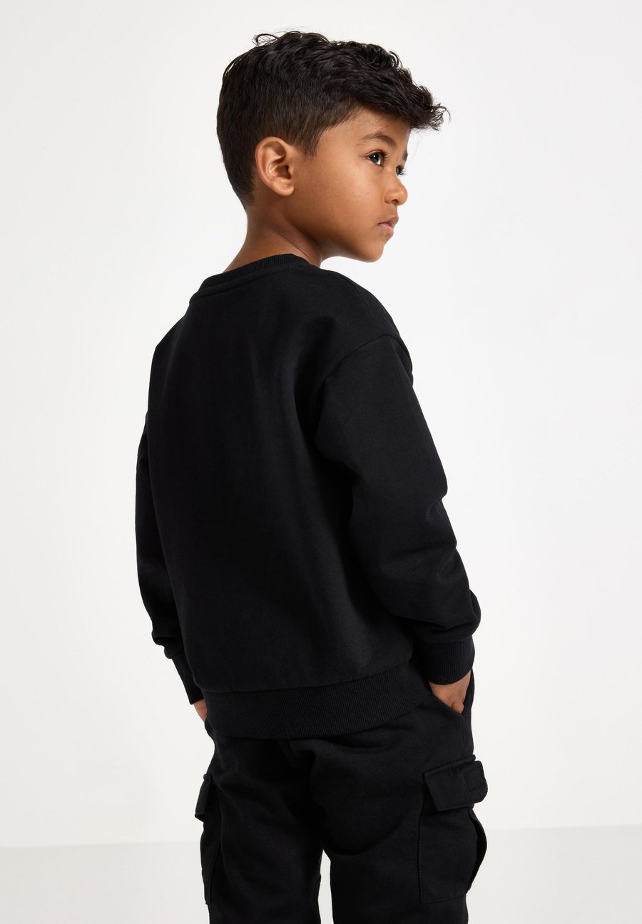 Толстовка Lindex SEQUINS, Black
Толстовка Lindex SEQUINS, Black