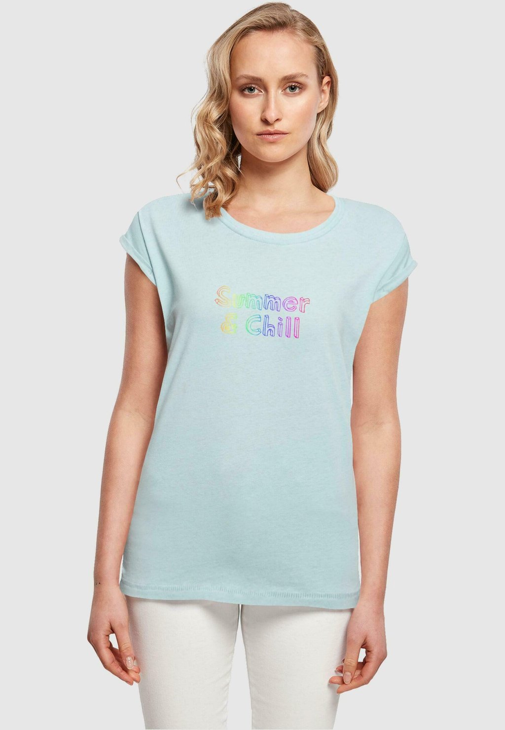 Футболка с принтом SUMMER AND CHILL RAINBOW EXTENDED SHOULD Merchcode, светло-голубой
Футболка с принтом SUMMER AND CHILL RAINBOW EXTENDED SHOULD Merchcode, светло-голубой