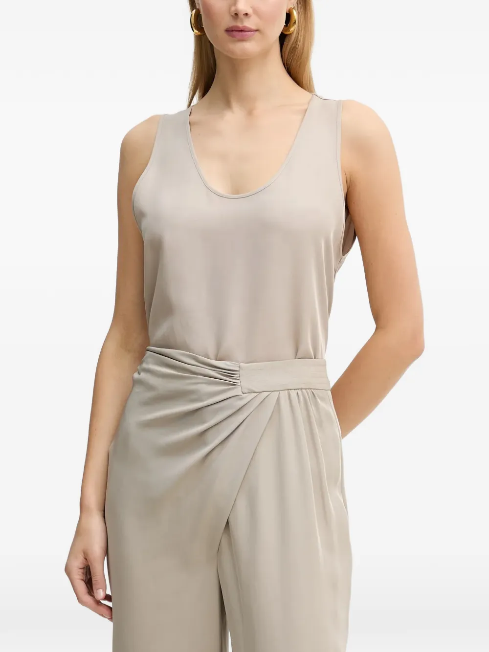 Жилет с круглым вырезом Simona Corsellini, бежевый
Жилет с круглым вырезом Simona Corsellini, бежевый