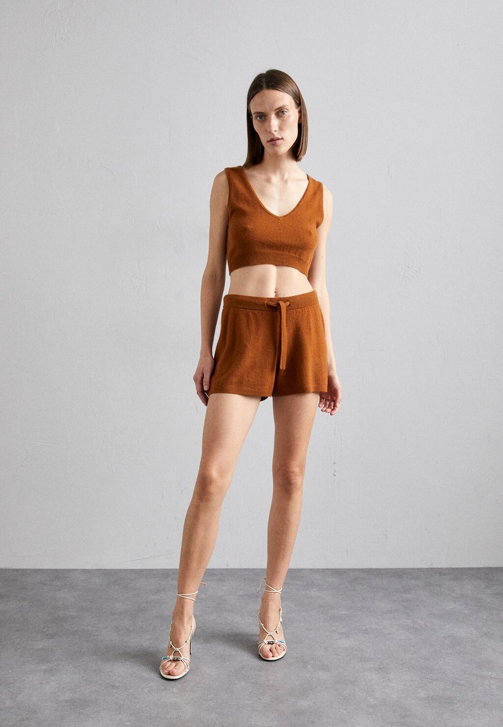 Шорты CYCLING KNITID, горчично-желтый
Шорты CYCLING KNITID, горчично-желтый