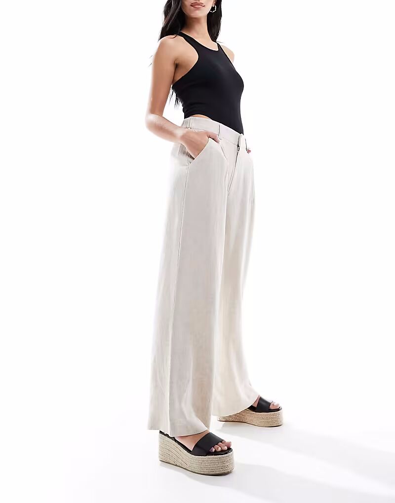 Свободные прямые брюки ASOS DESIGN со льном натурального цвета
Свободные прямые брюки ASOS DESIGN со льном натурального цвета