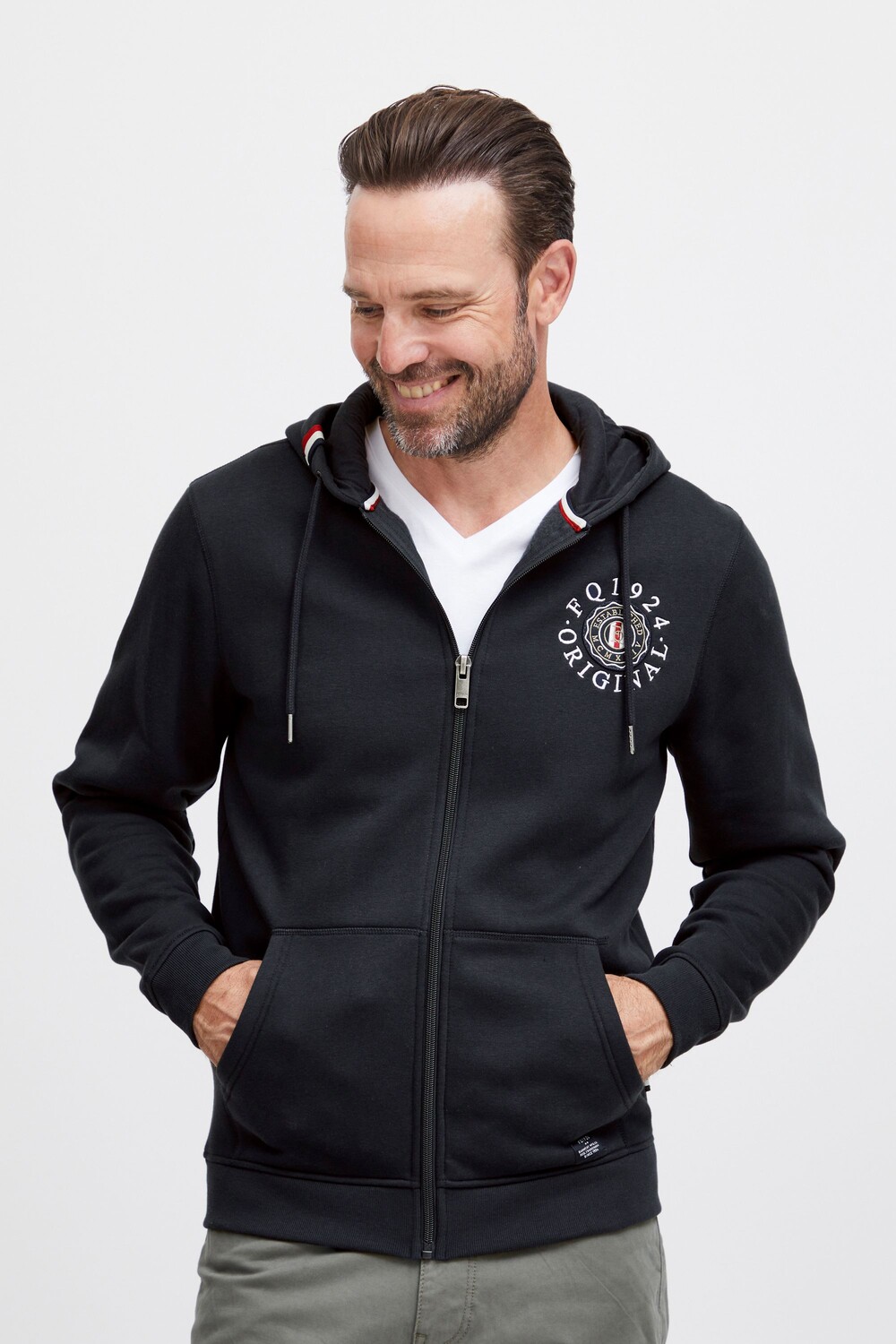 Толстовка FQ1924 Kapuzensweatjacke FQWilliam, синий
Толстовка FQ1924 Kapuzensweatjacke FQWilliam, синий