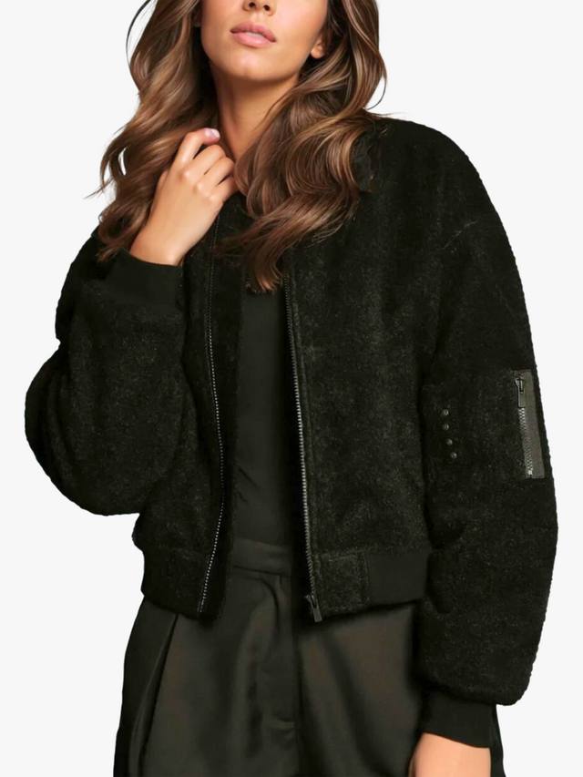 Короткая бомбер-куртка EAST 42ND
Короткая бомбер-куртка EAST 42ND